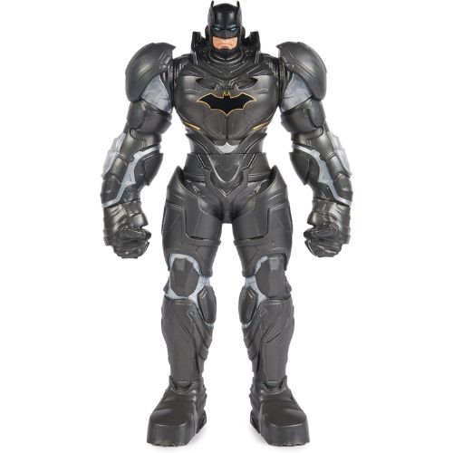 Action figure di Batman da 30 cm con 16 accessori e 17 punti di articolazione​