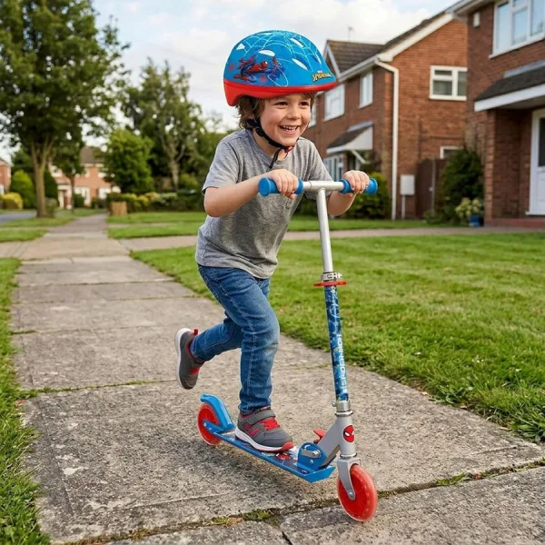 Monopattino 2 ruote Spiderman – Street scooter - Mondo | 66cm x 32,5cm x 79cm 7 Monopattino 2 ruote Spiderman – Street scooter