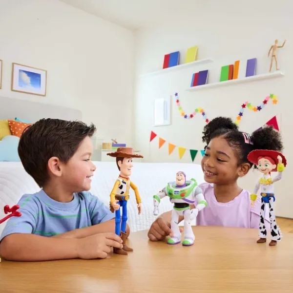 Buzz Lightyear Interattivo 18 cm - Disney Pixar Toy Story 5 - Mattel | 13cm x 8cm x 18cm 7 Buzz Lightyear Interattivo 18 cm - Disney Pixar Toy Story 5